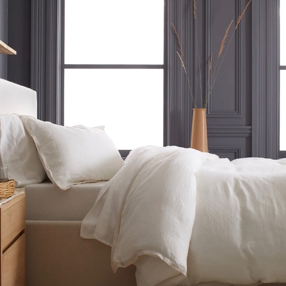 NWOT -  Quince European Linen Contrast Flange Duvet Cover Set - White/Sand - Picture 2 of 5